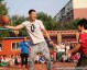 首钢男篮校园行：当篮球梦想照进现实，翟晓川与孩子们的温暖邂逅