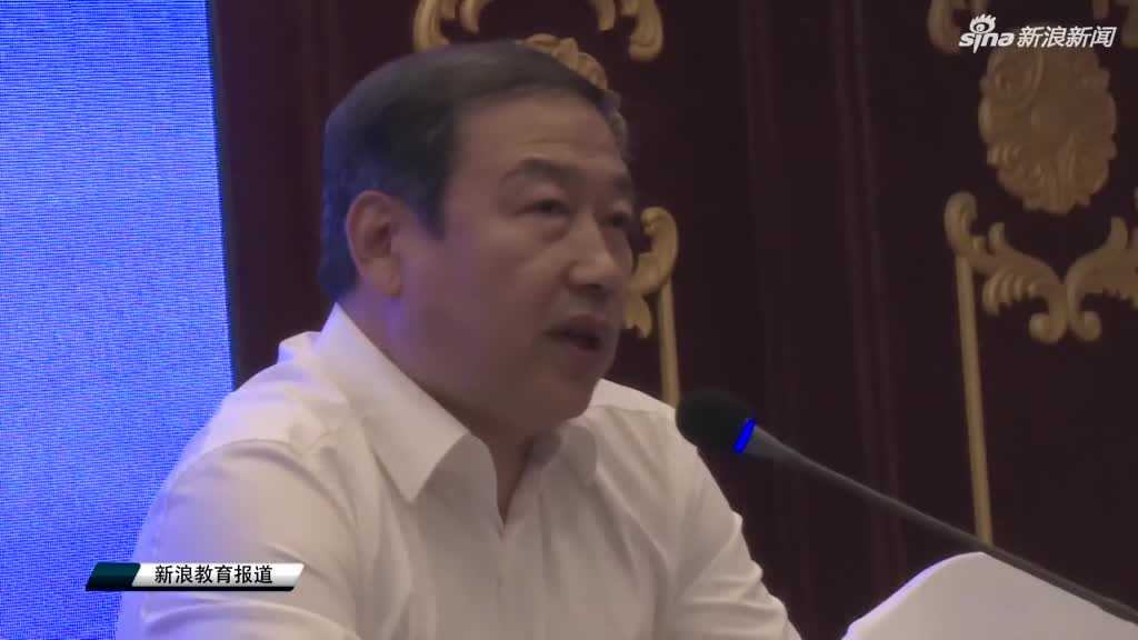 卡里克首秀德比2-0完胜曼城，曼联重返前四